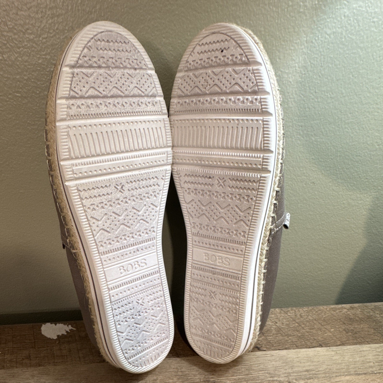 BOBS from Skechers Women’s Memory Foam Taupe Slip-On Flats Round Toe 8.5