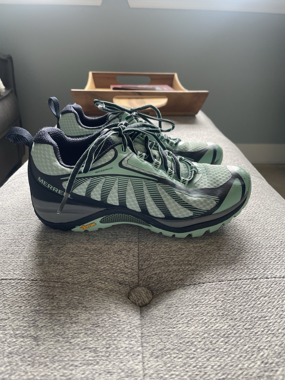 Merrill Women’s Mint Green And Navy Blue Water Resistant Sneakers Size 5.5