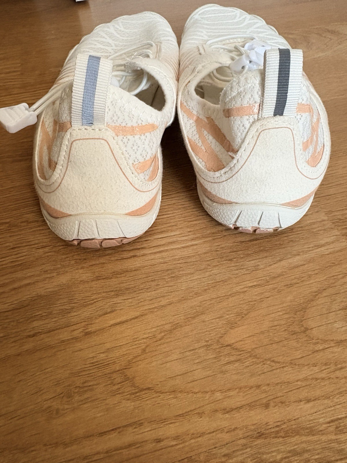 Hike Footwear Women’s Lorax Pro Barefoot Sneakers Size 40/9 White/Peach