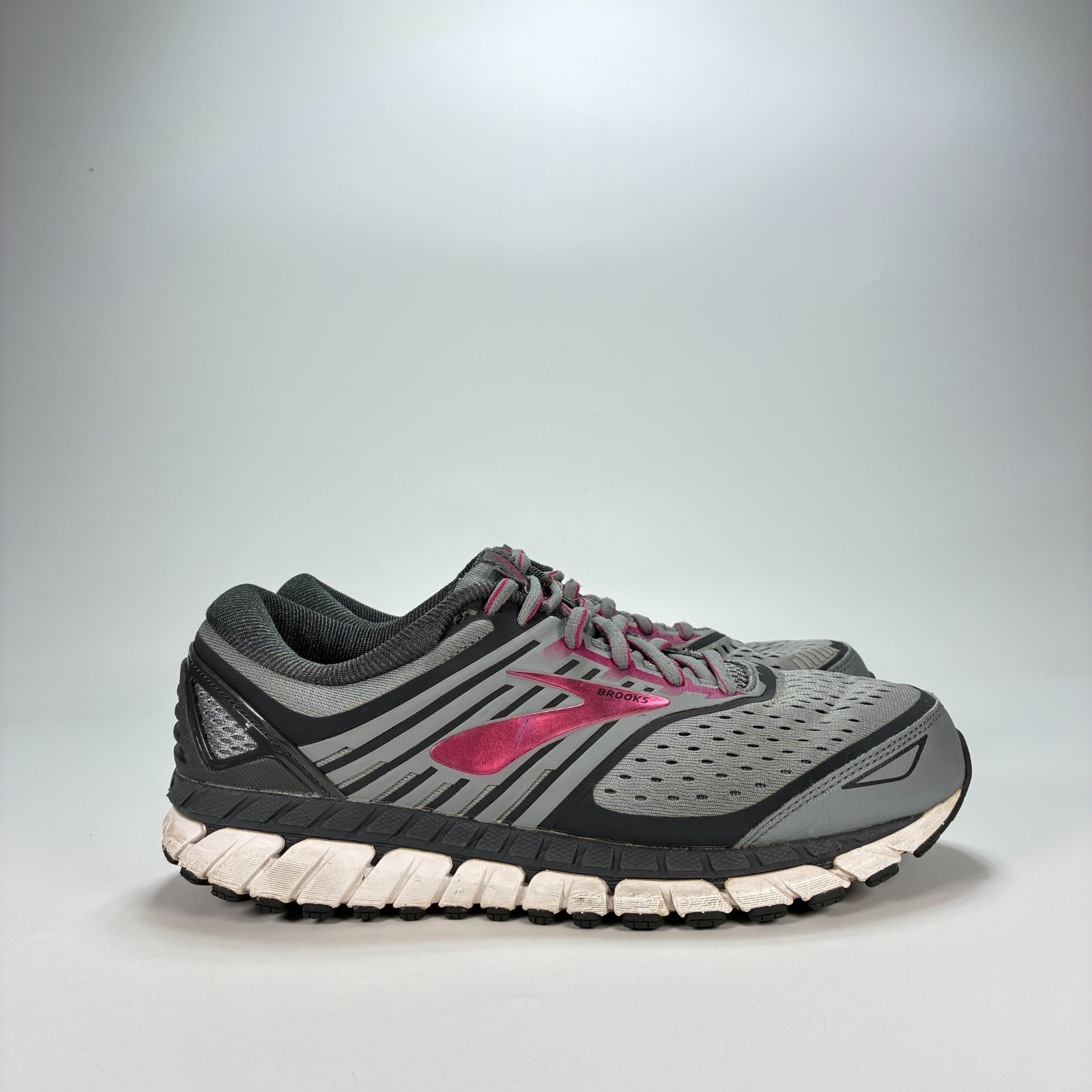 Brooks Ariel 18 Gray Pink Stability Running Shoes 1202712E091 Women’s Size 9