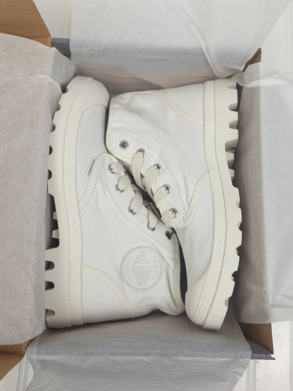 NIB Women’s Palladium Pampa Hi Round Toe Lace Up Booties Star White Size 8.5