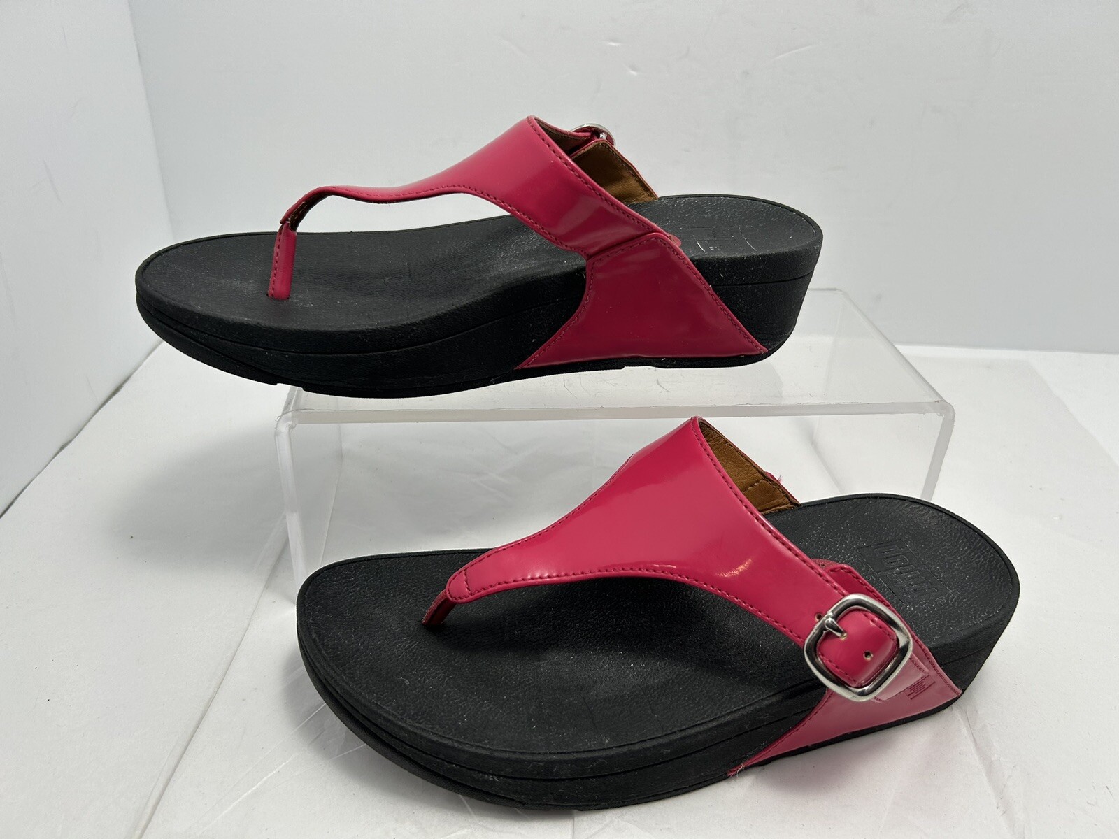 fitflop Womens Thong Sandals Size 5 Pink Patent Buckle Slip on #B