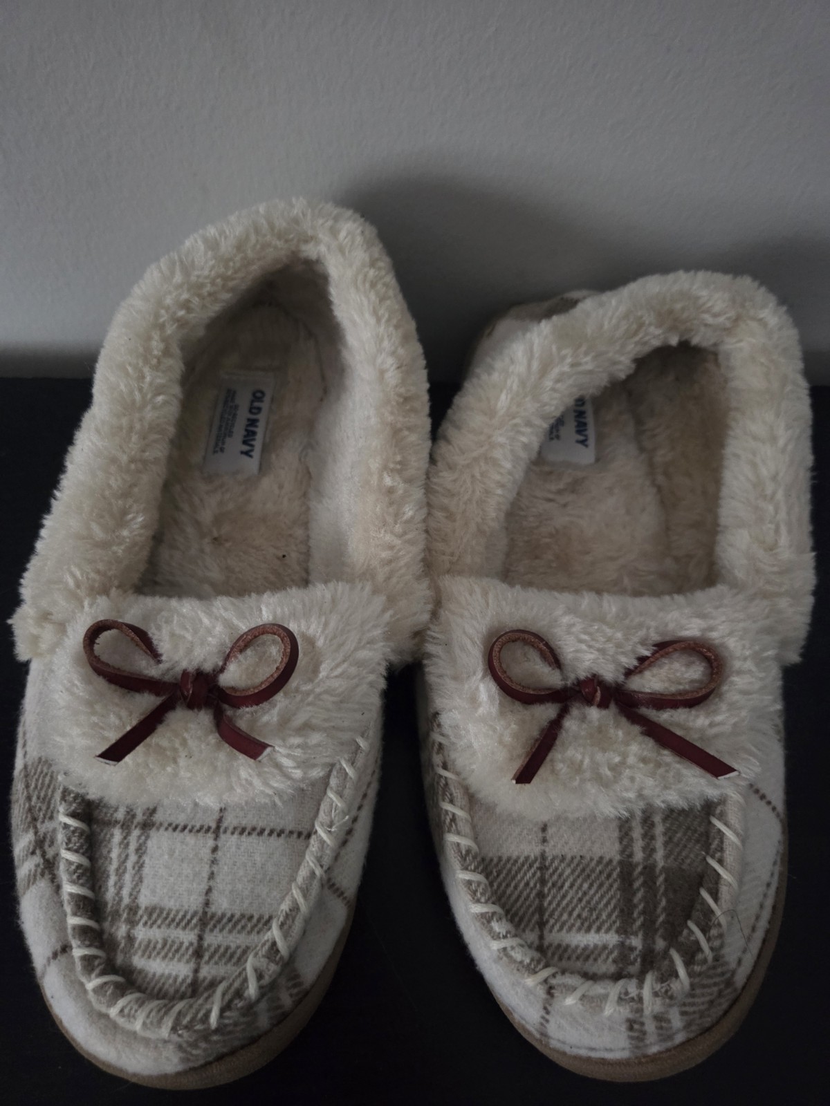 Faux-Fur Trim Moccasin Slippers Old Navy Size 7 Bow Detail Tan Plaid