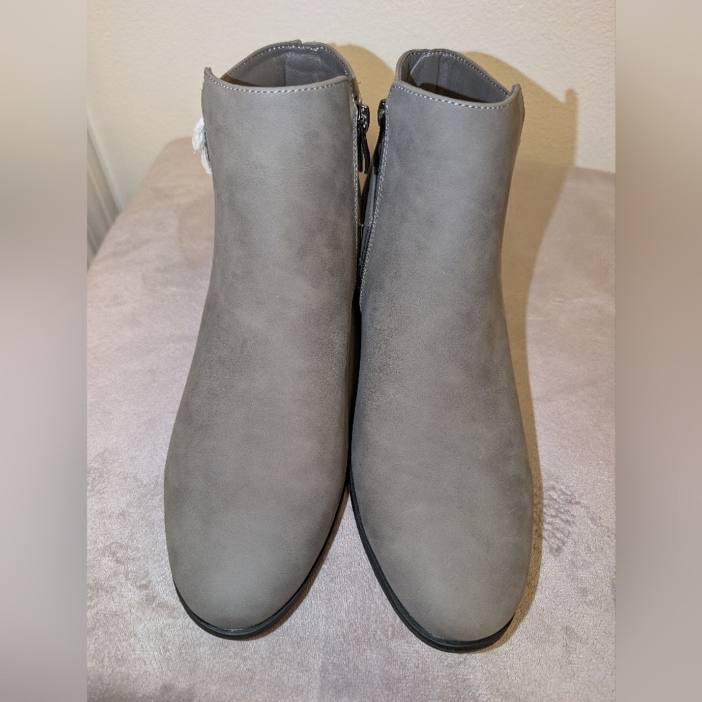 New Vepose Women’s 911 Ankle Boots Size 11