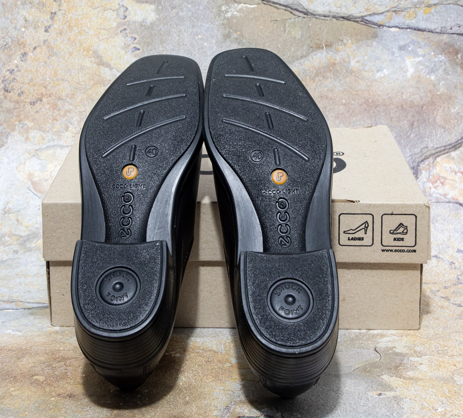 ECCO Twilight V Core Coffee Leather Shoes size 9, New in Box, free shippinng