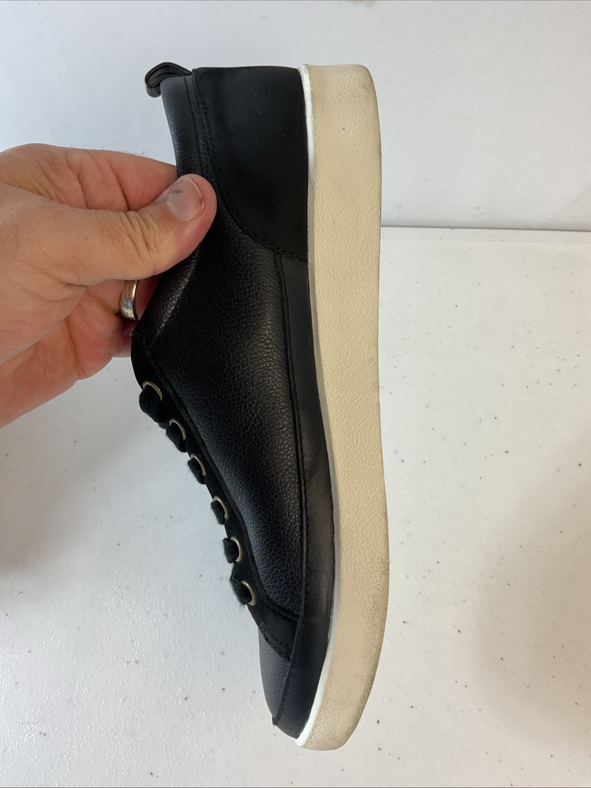 Vionic Winny Women’s Black Leather Suede 9.5 Low Comfort Sneakers Casual Travel