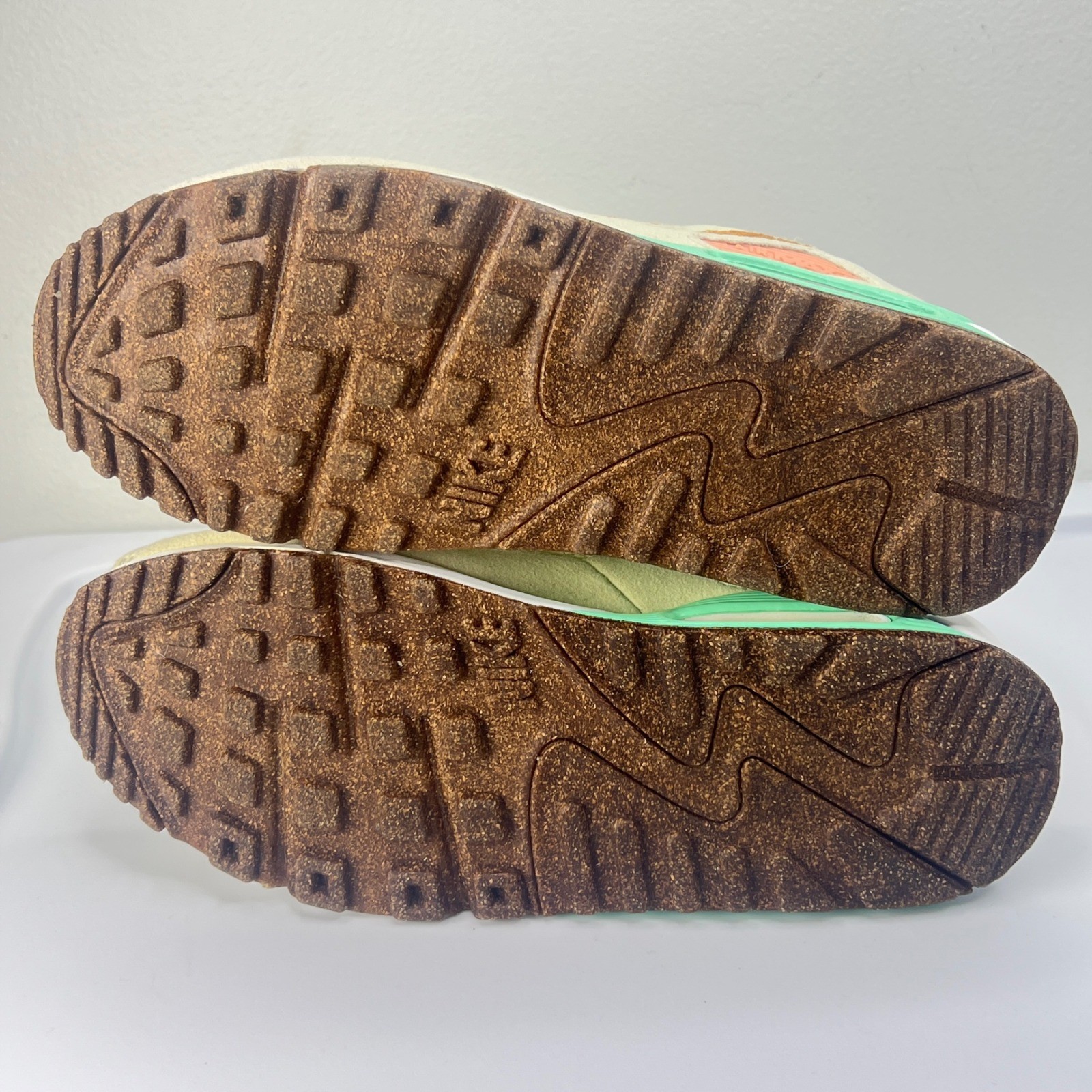 Nike Air Max 90 Happy Pineapple Coconut Milk Green Glow DC5211-100 Womens 8.5