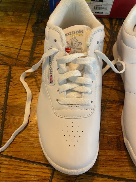 NWT Reebok Classics Lace Up Sneaker Princess White Size 8W Wide from 2009