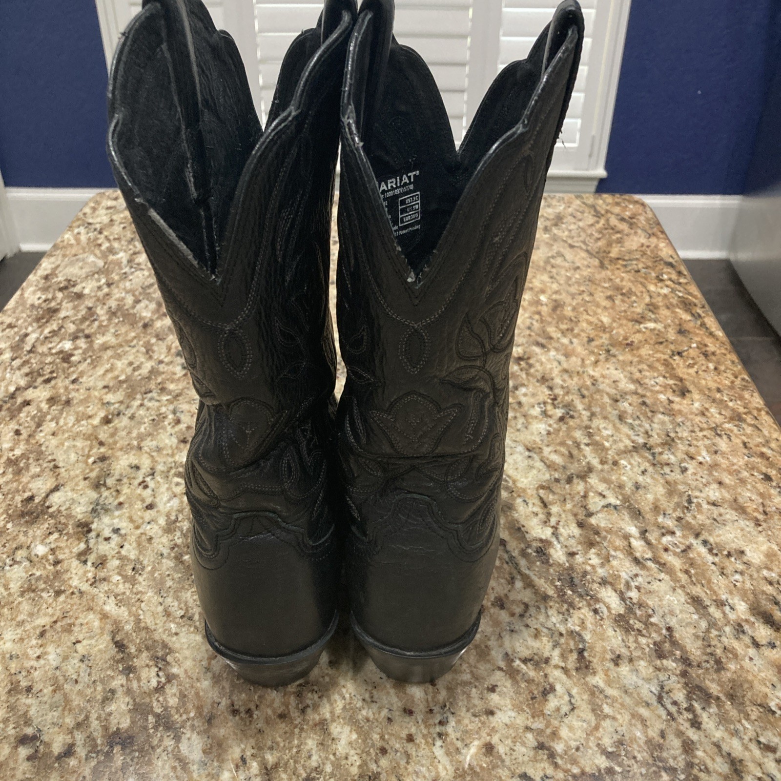 Ariat Woman’s Heritage R Toe Cowgirl Boots Black Leather Size 7.5C 10001037