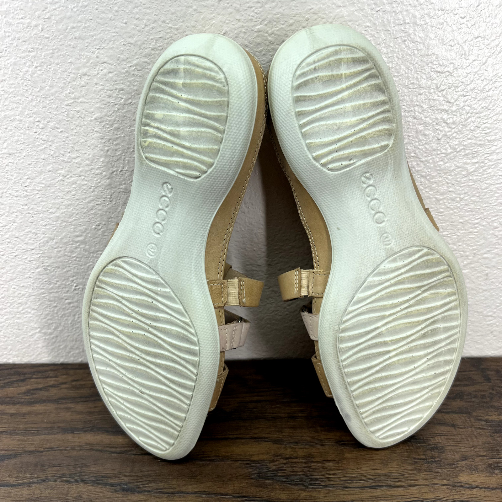 Ecco Sandals Slide Walking 6.5 EU 37 Beige Tan Leather Everyday Casual Travel