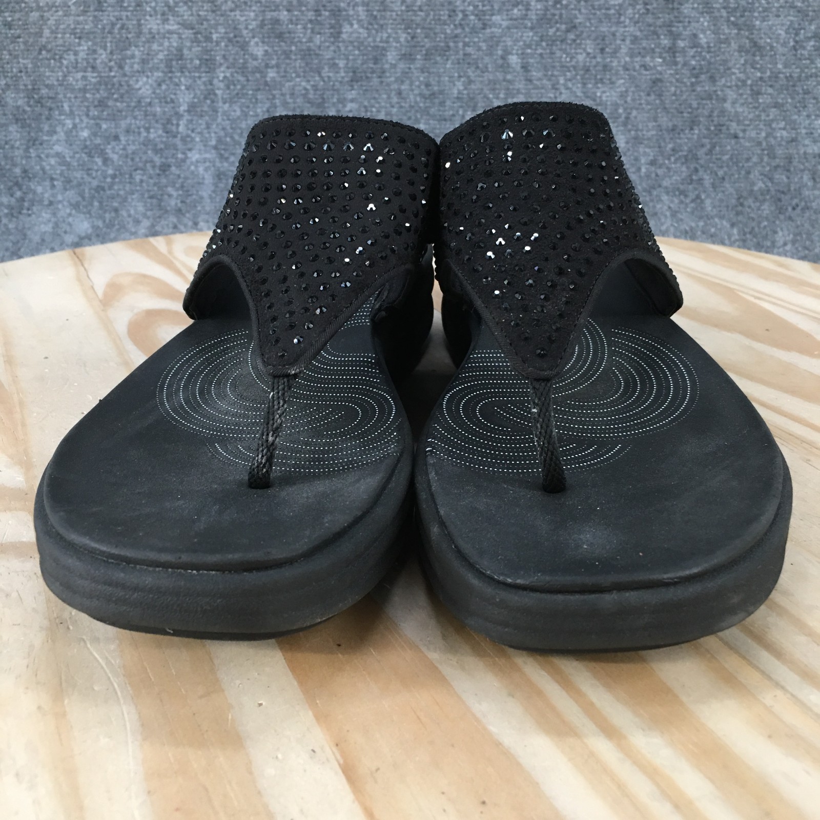 Clarks Sandals Womens 10 M Drift Jaunt Studded Slip On Thong Wedge Black Fabric