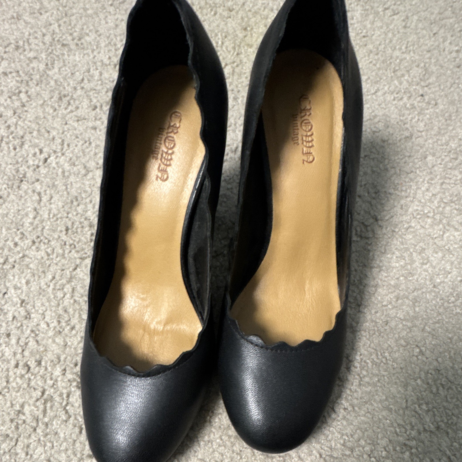 Crown Vintage Black Scalloped Slip On Block Heel Pumps Round Toe US 6