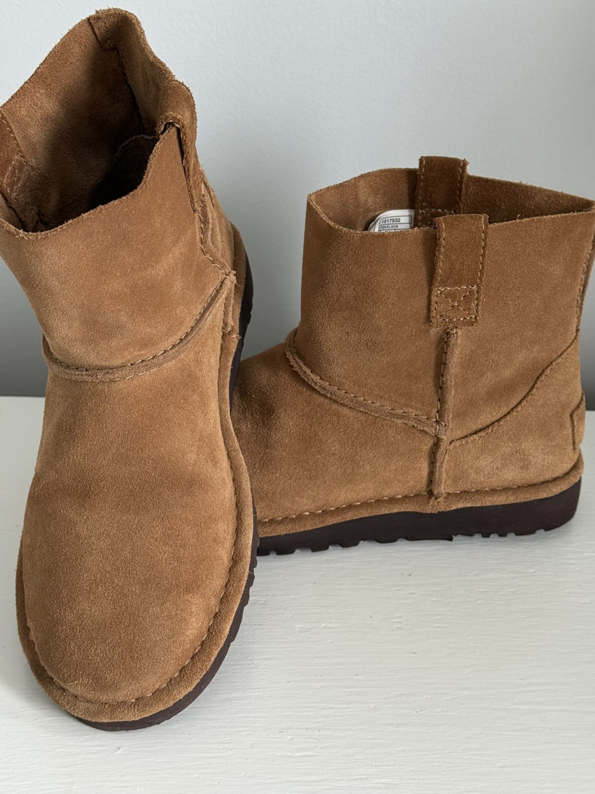 UGG Classic Mini Unlined Chestnut Leather Suede Boots Booties Women’s 6