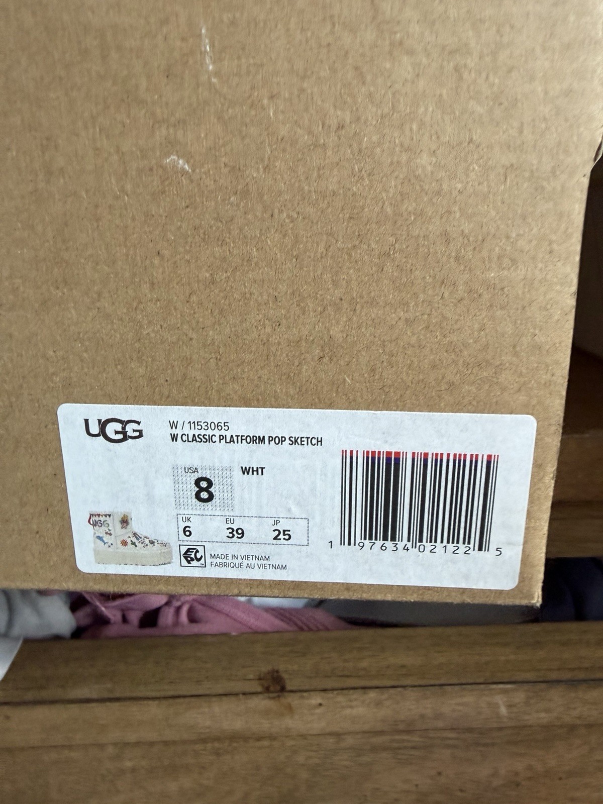 UGG Classic Platform Pop Sketch Platform Boots White/Multicolor US 8 EU 39