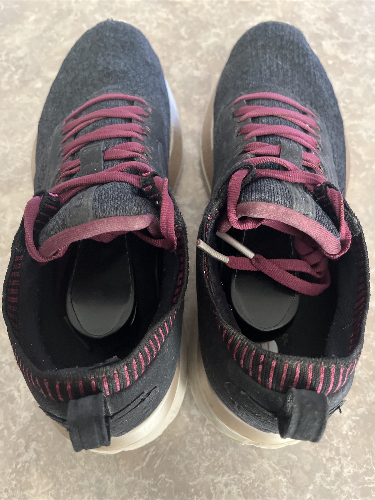 BROOKS RICOCHET RUNNING SHOES WOMENS SIZE 11