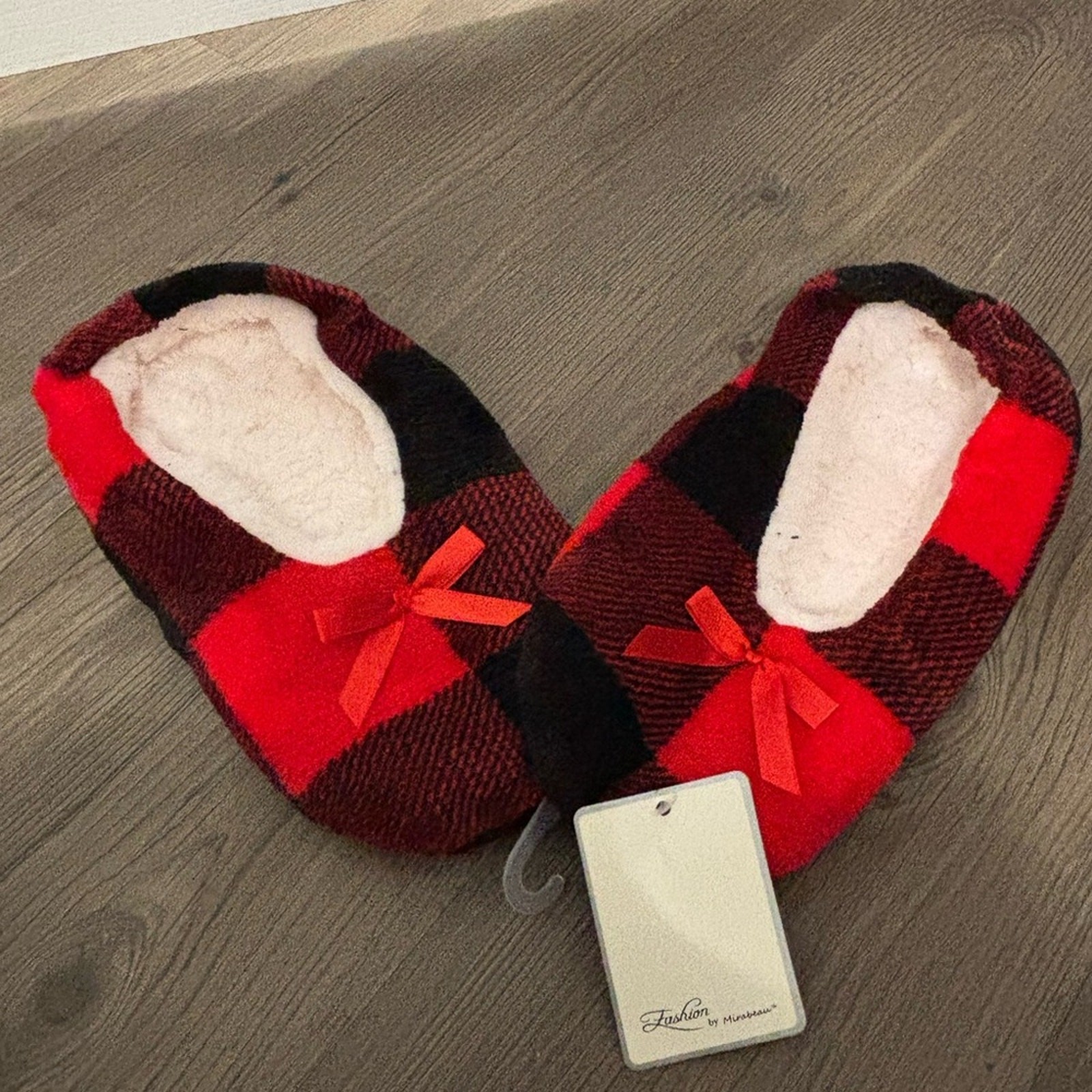 NWT Plaid Flannel Fleece Slippers Size S/M