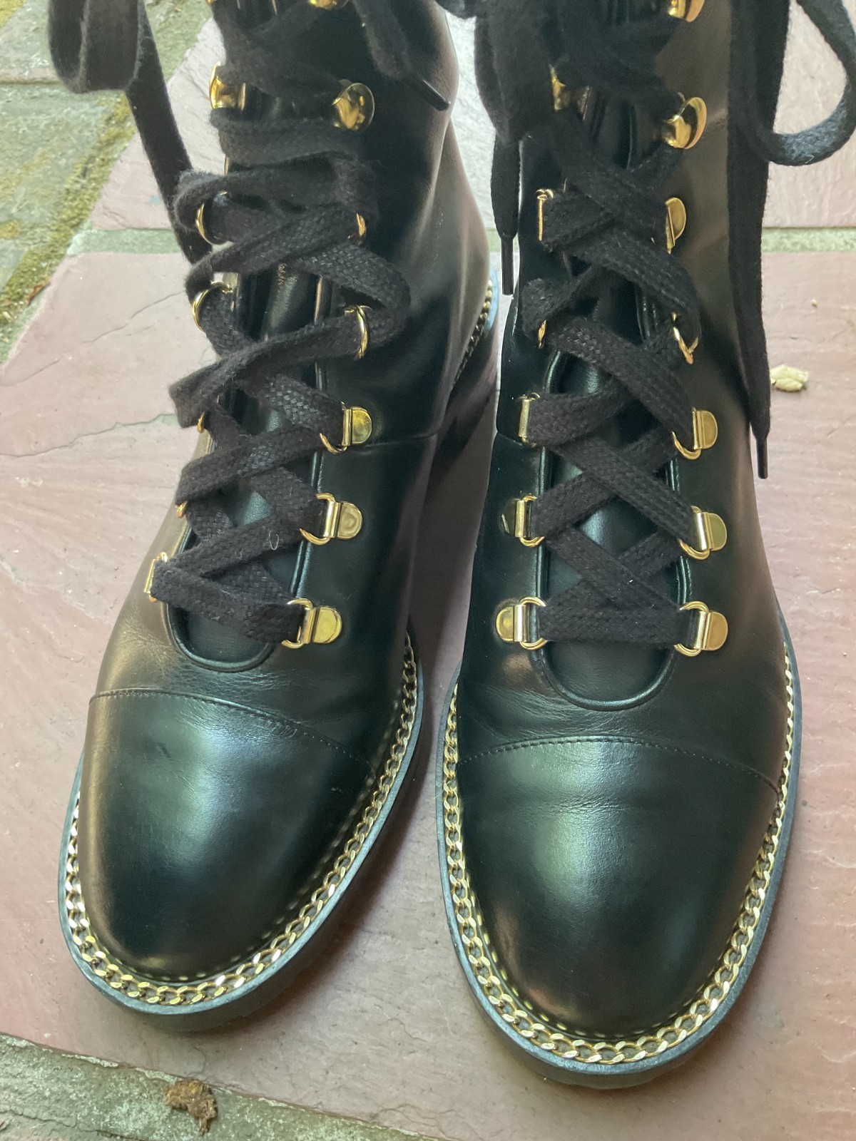 Stuart Weitzman Kolbie Black Leather Chain Combat Boots Gold Hardware Sz 7B 37.5
