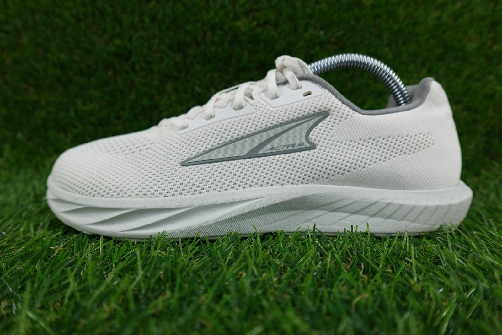 Altra Escalante 4 Shoes Womens Size 9.5 White Running Athletic Sneaker