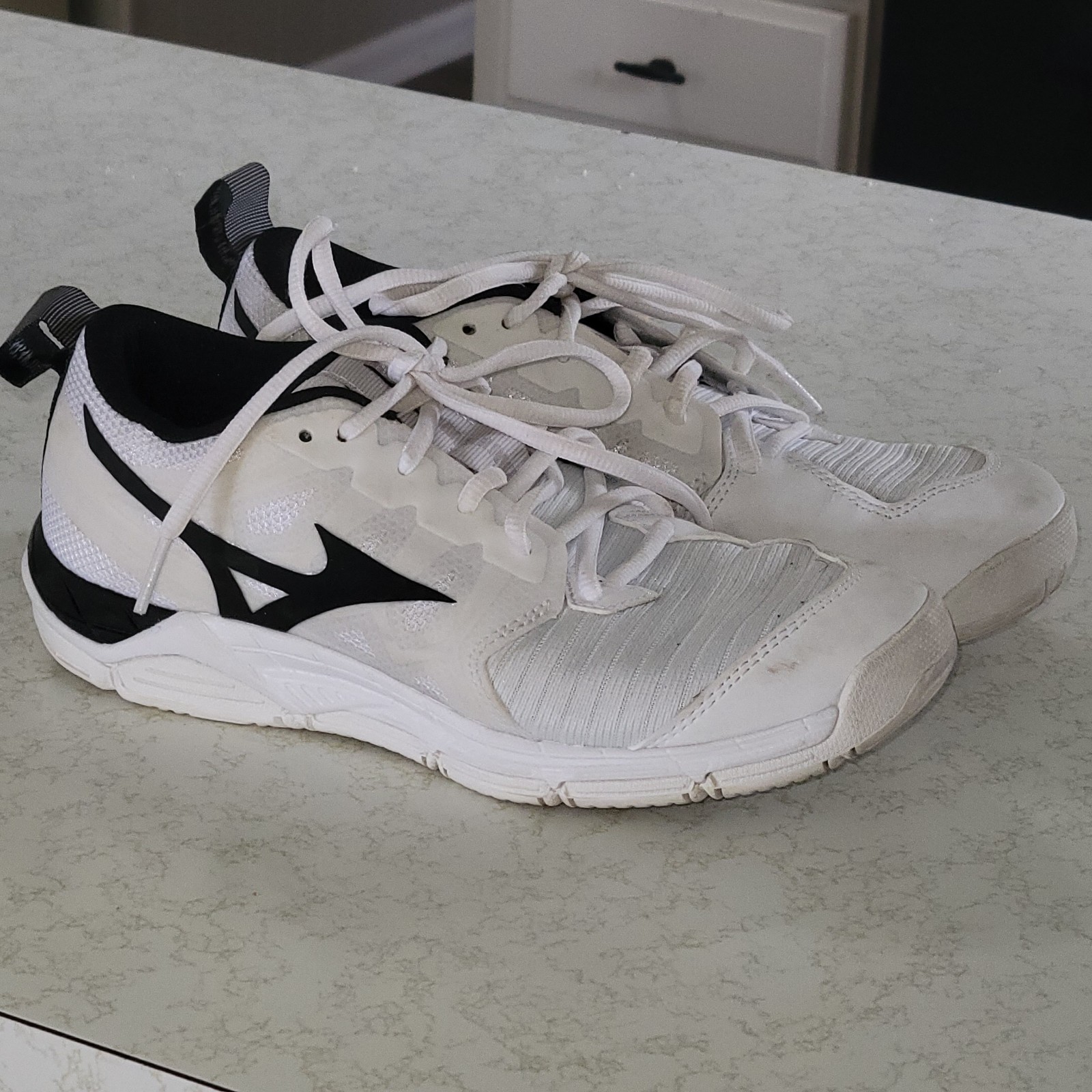 Mizuno Womens Wave Supersonic 2 Volleyball Shoes Size 7 White Black