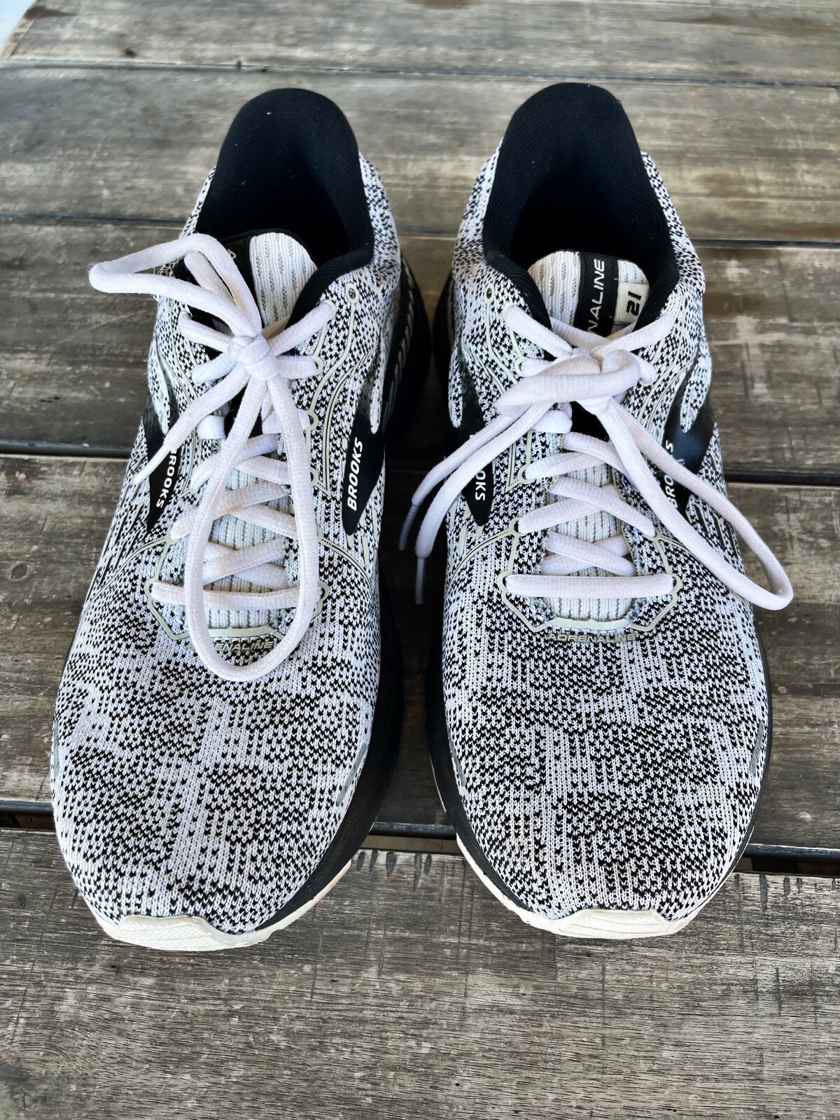 Nice Brooks Adrenaline GTS 21 Black Gray White 120329-1B-135 Sz 10 Sneaker VGC