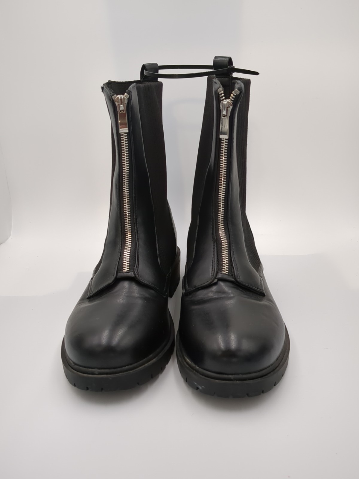 Torrid Chelsea Boots Front Zip Black Size 9.5 WW EUC