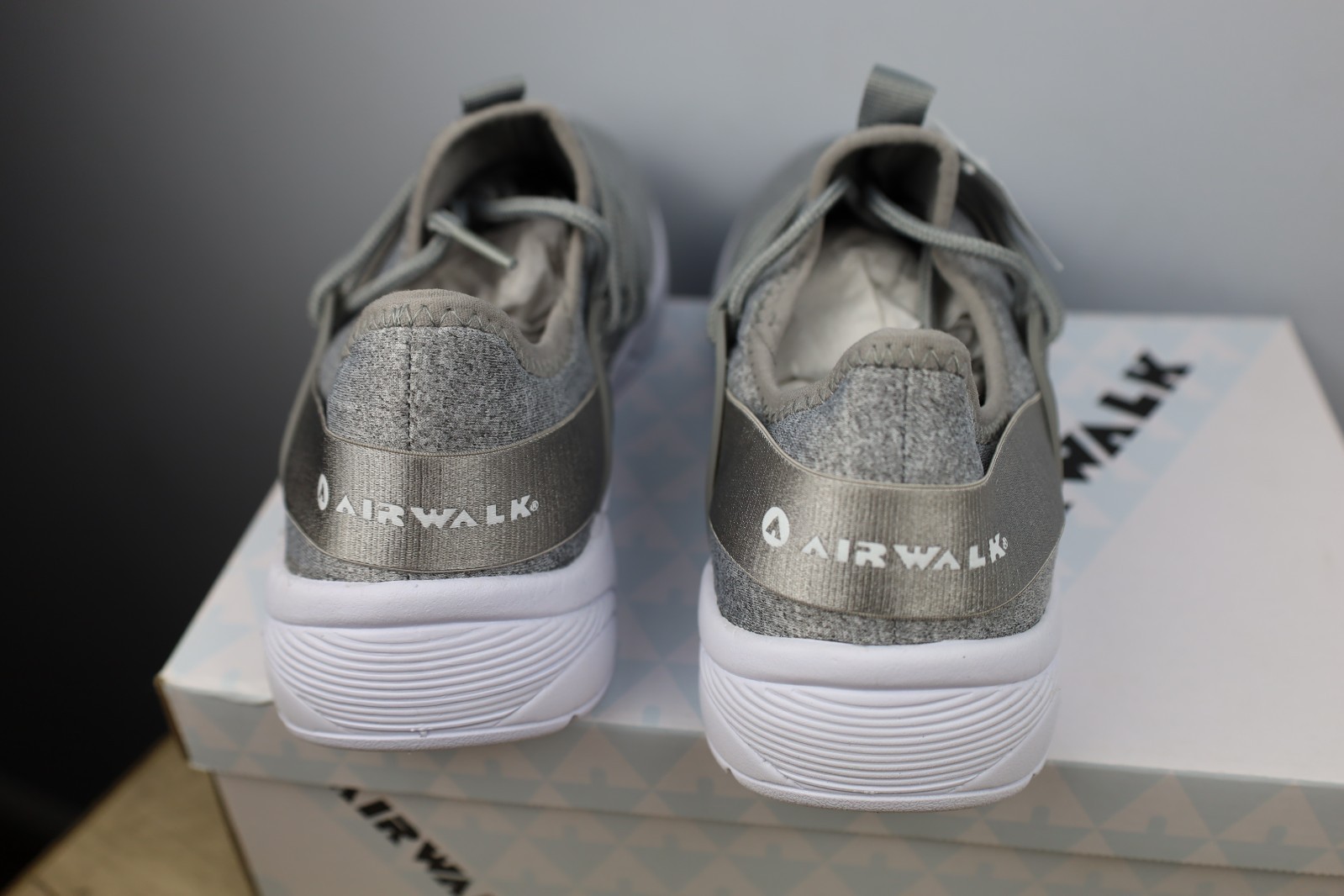Airwalk Grey Jersey Flash Women’s Sneakers Tennis Shoes, Size 8
