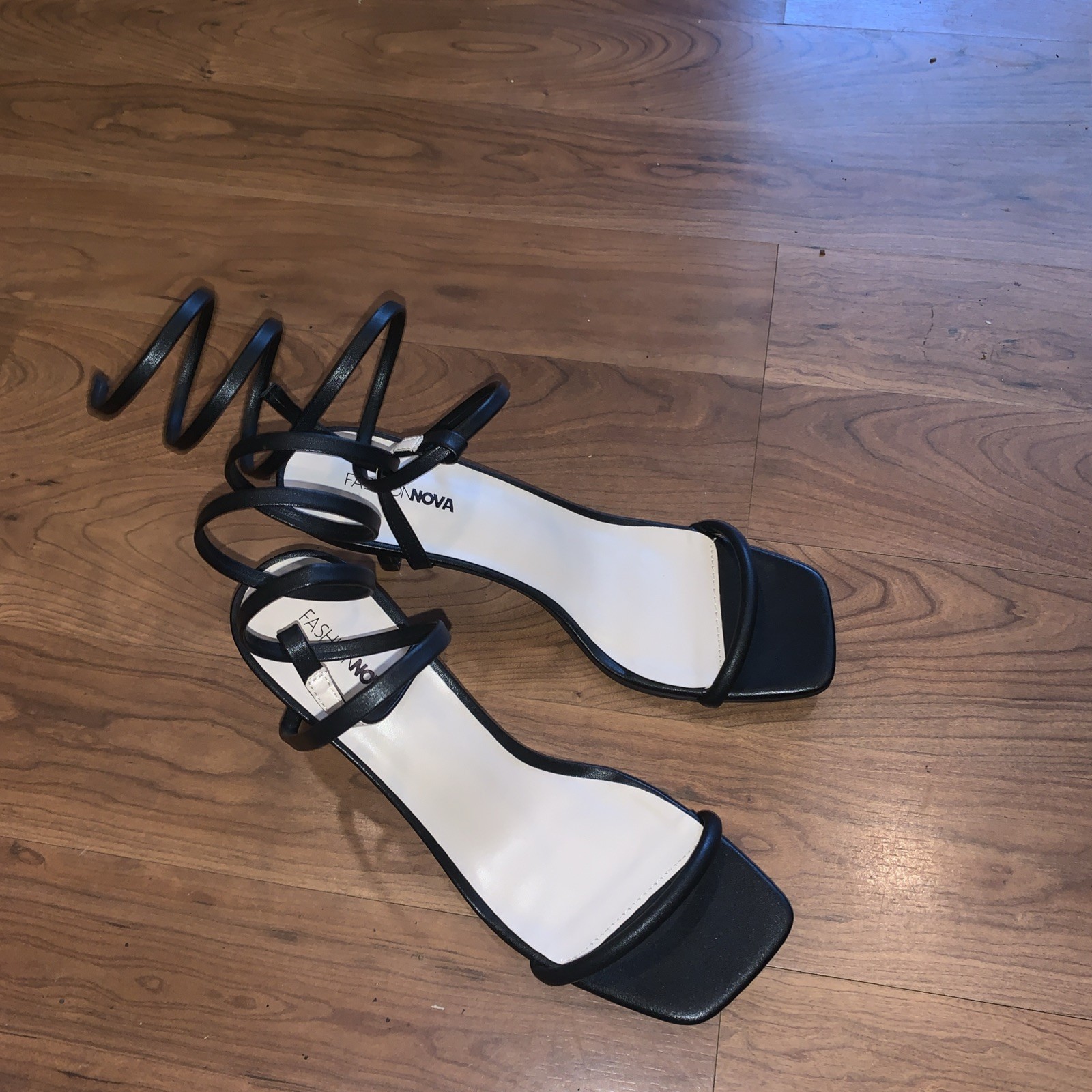 Fashion Nova Wrap Up Heels – Size 9