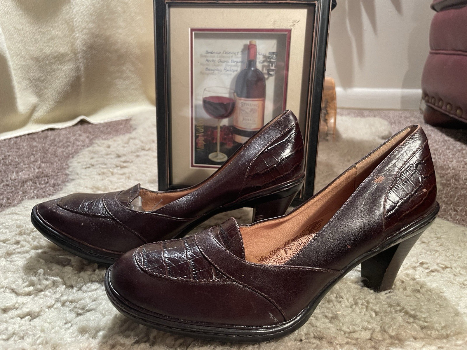 Vintage Wine Leather Pumps size 8M. Excellent cond. 1 wood heel slightly chipped