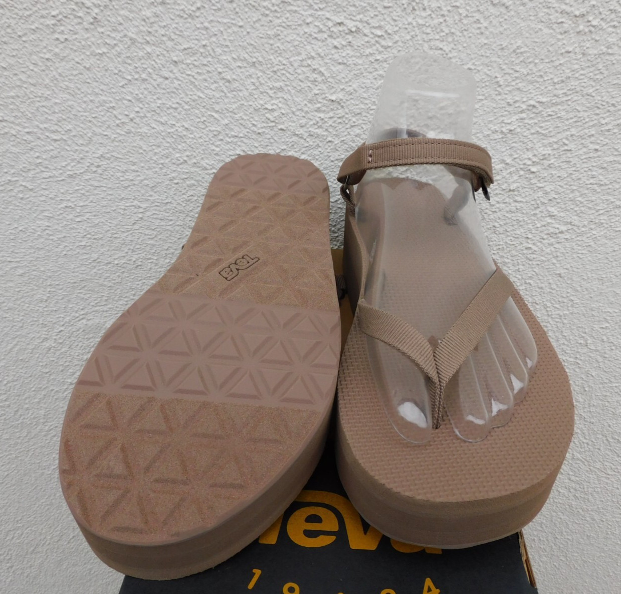 TEVA CARIBOU FLATFORM SLIM 2″ PLATFORM SANDALS, WOMEN US 6/ EUR 37 ~NIB