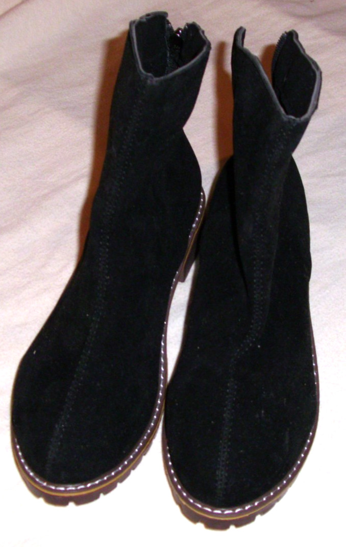 Size 40 Black Suede IU IU Gong ZHG Back Zip Unlined Ankle Boots