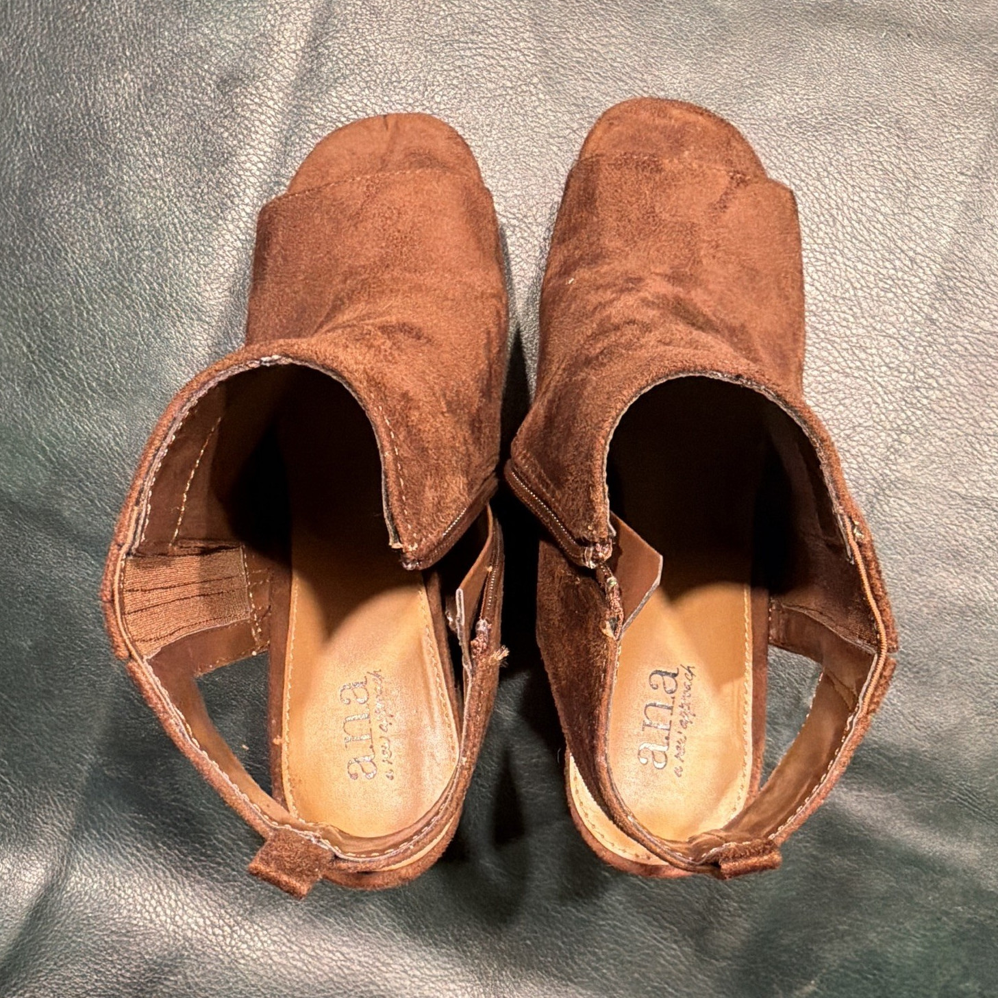 a.n.a Women’s Brown Suede Open Toe Ankle Bootie Block Heel Zip, 8.5