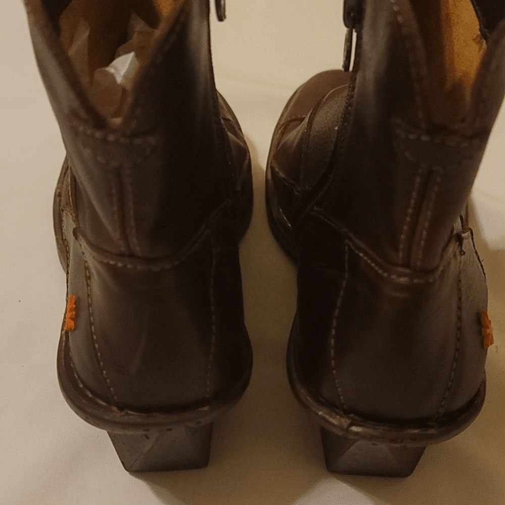 – The art Company boots size 39