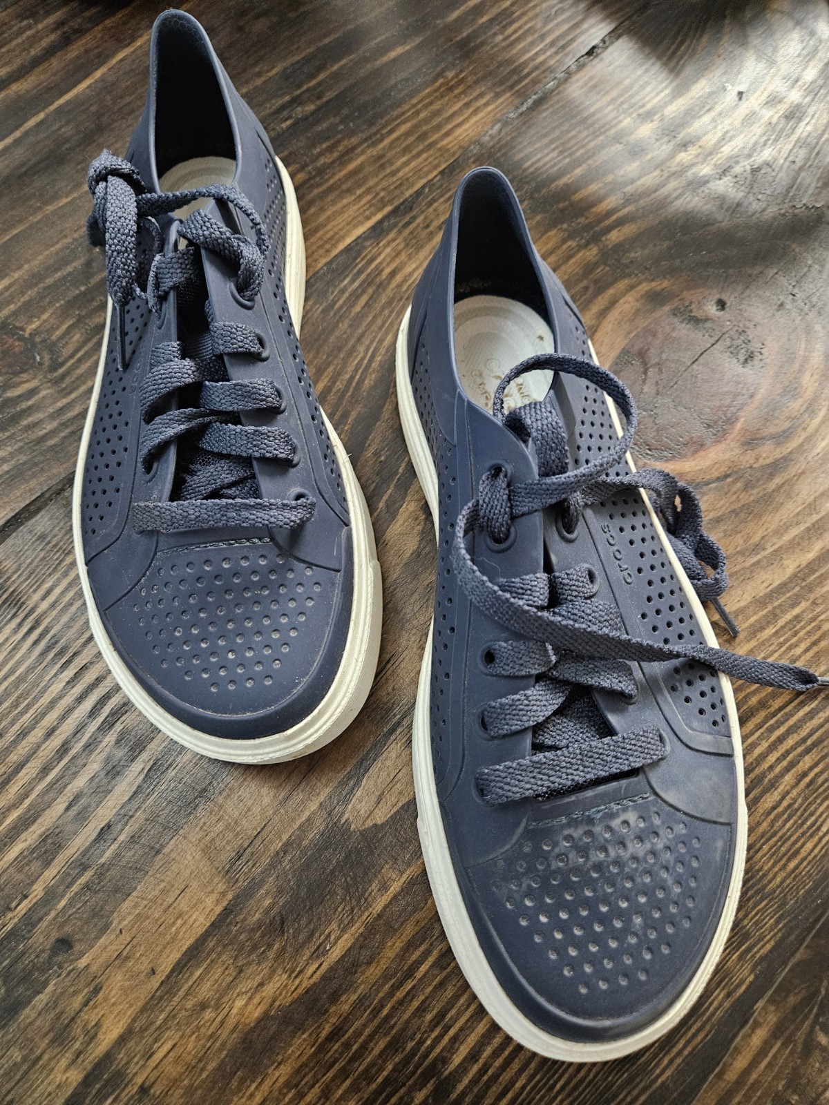 Crocs Women’s Iconic Comfort Navy Blue /White Size 7 Pre-owned Good Condition
