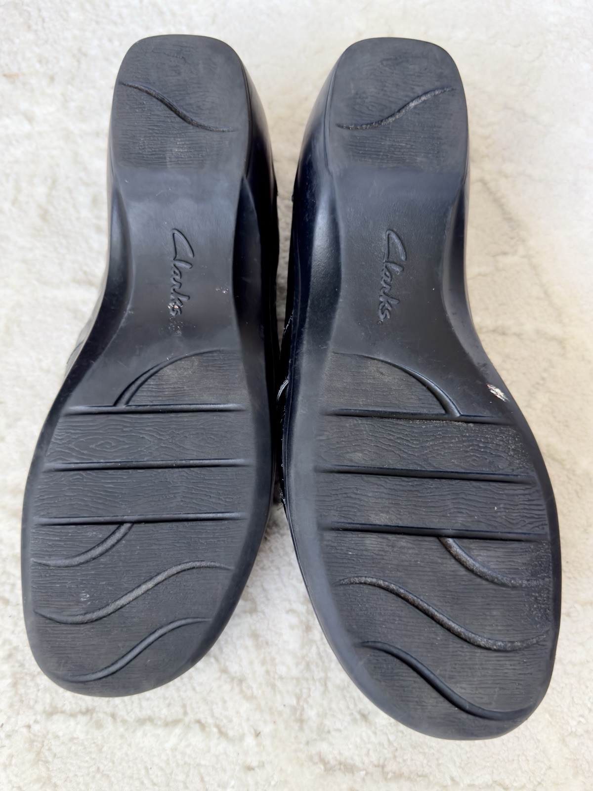 Clarks Collection Black Croc Patent Loafers Comfort Slip On Shoes Women’s 8.5M