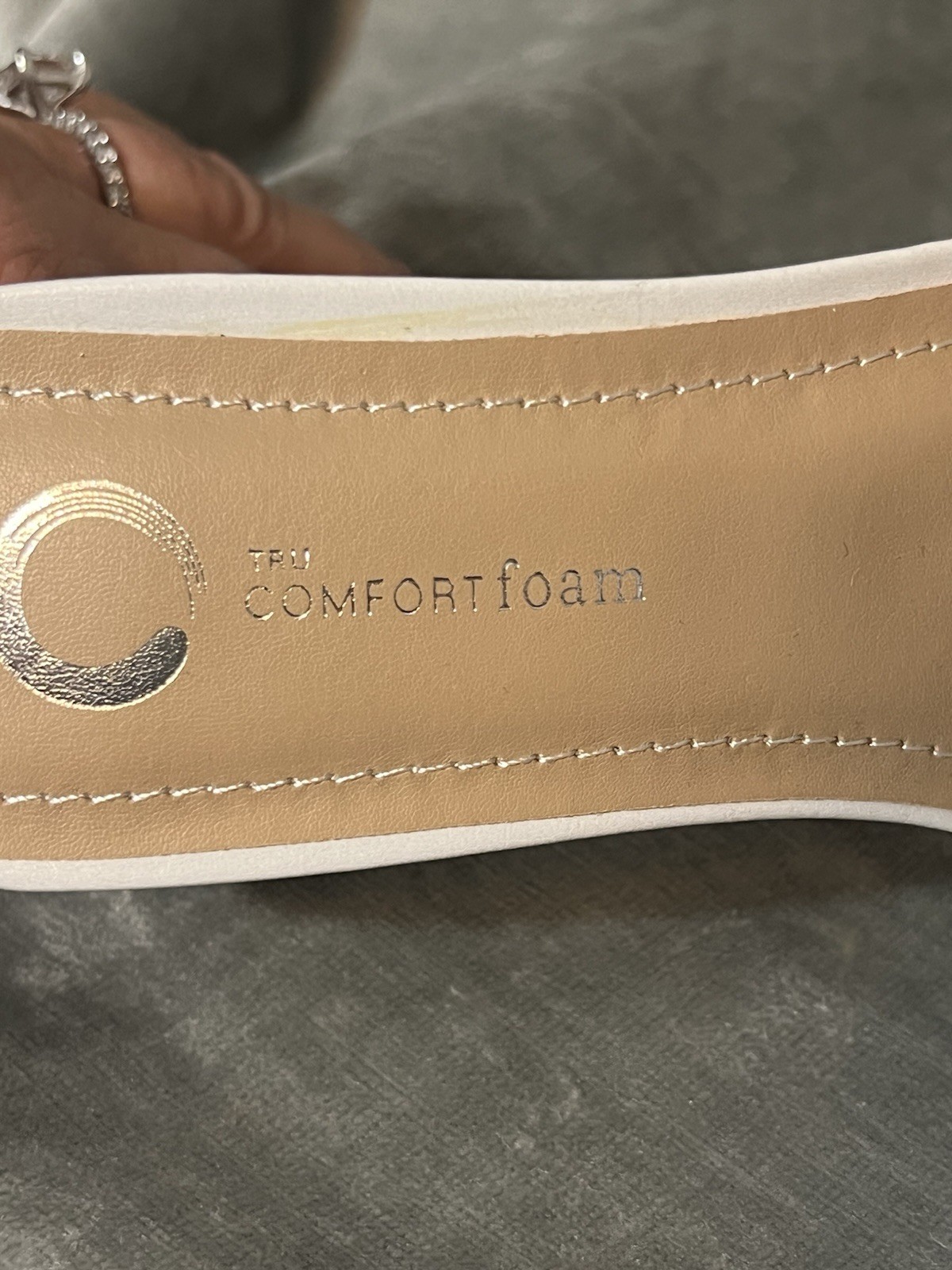 #5935. NEW! Tru Comfort Foam Calliope Heeled Off White Sandals. Size 7