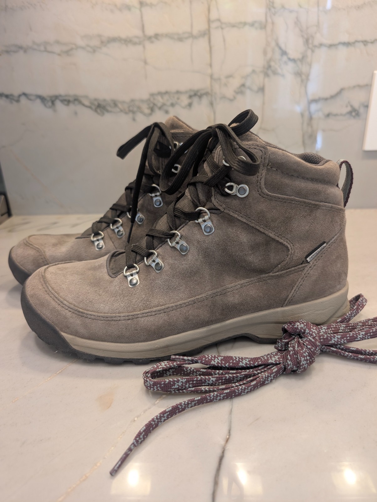 Danner Adrika Ash Women’s Hiking Boots Size 10 – Mint Condition!