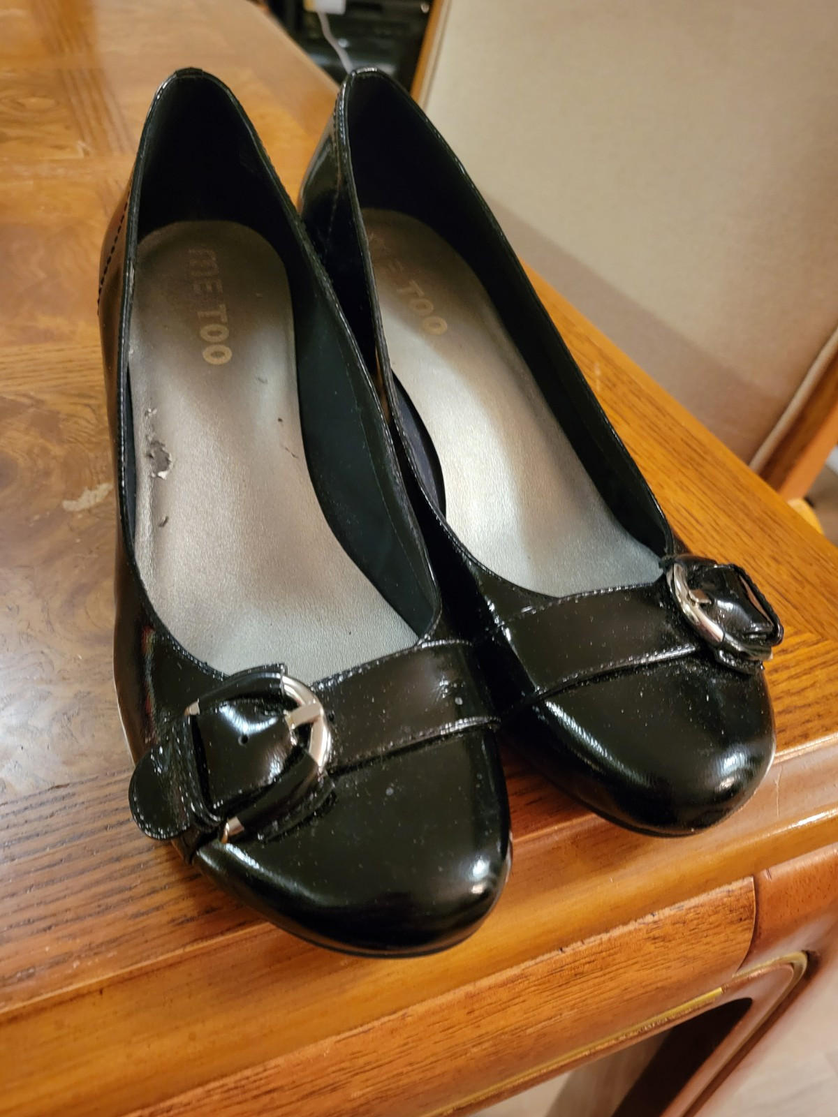 Ladies Black Patent Leather Shallow Toe Pump Sz 9.5M By Me Too. Wedge heel 2.5″