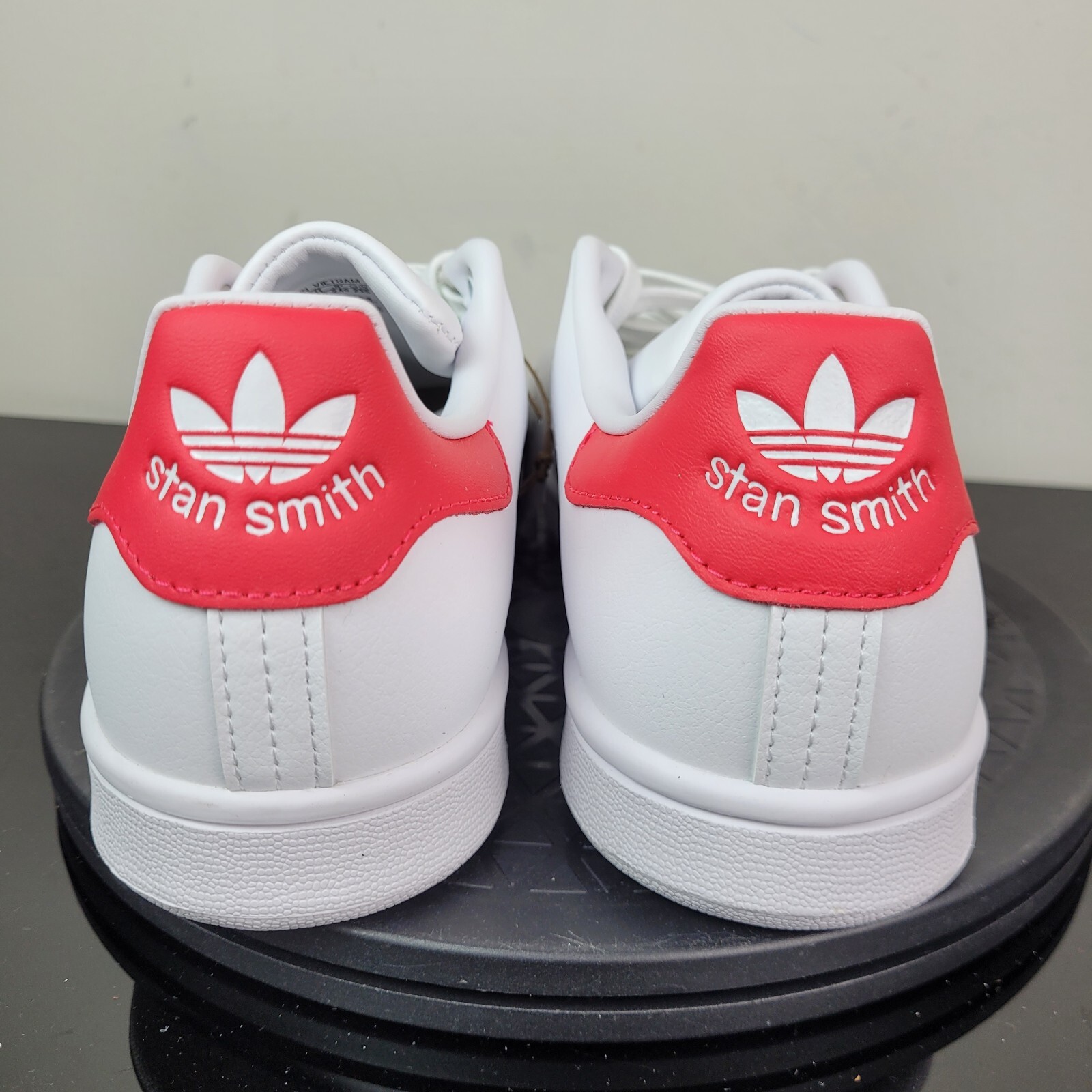 Adidas Originals Stan Smith White Red Athletic Shoes IE0460 Women’s Sz 9