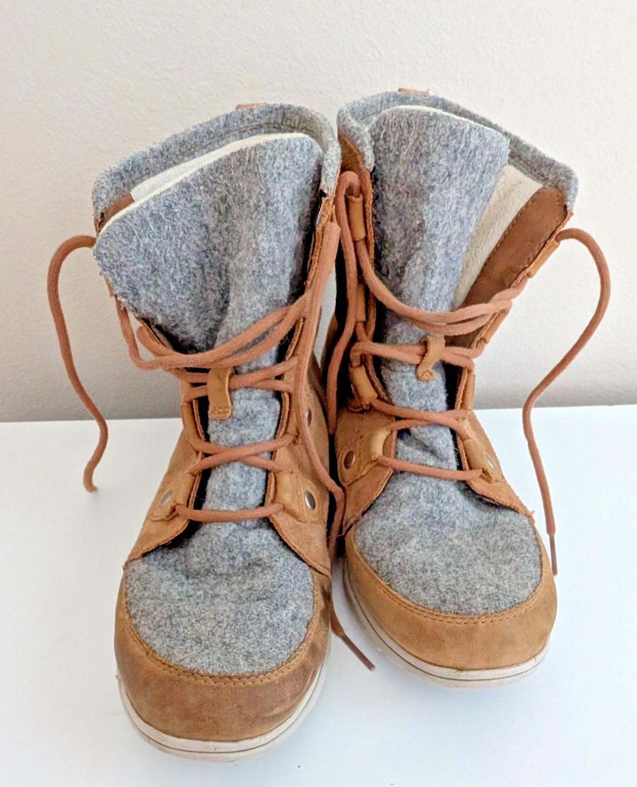 Sorel boots Explorer Joan brown gray suede leather waterproof womens 11