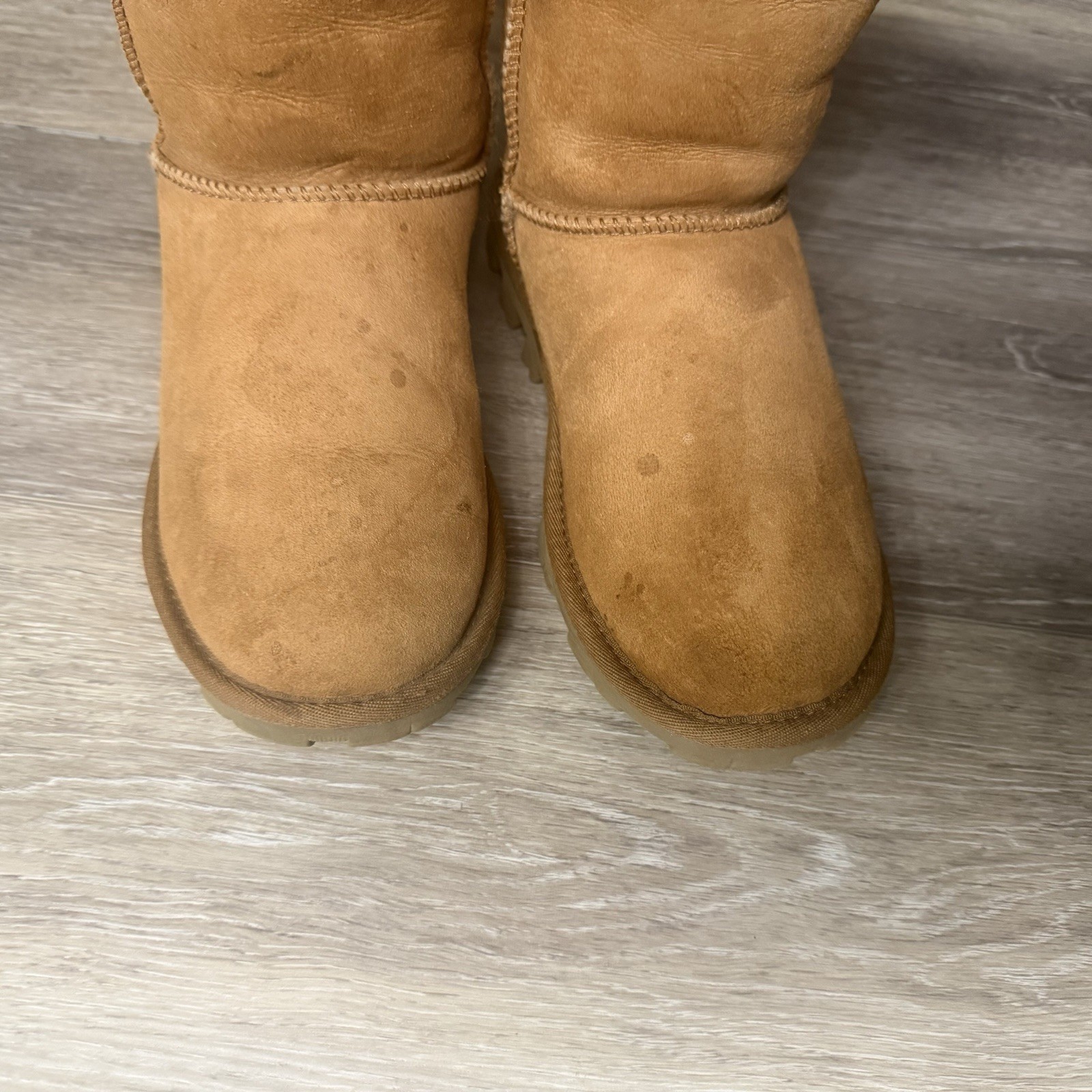 UGG Australia Classic Short Suede Boot # 5835 Chestnut Brown Size 7/EU 38