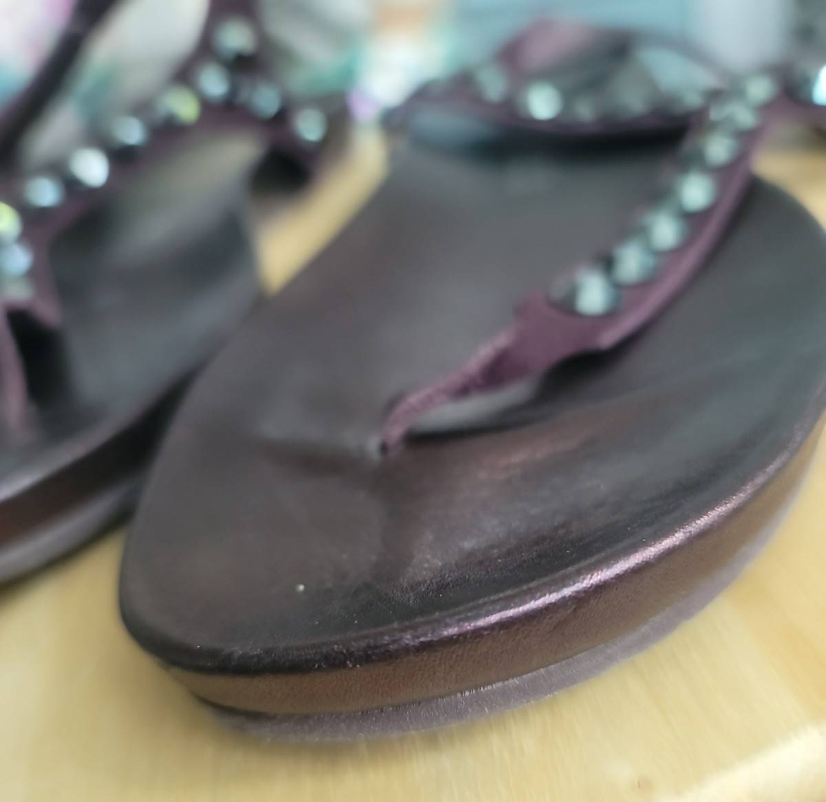 Pedro Garcia Judith Crystal Studded Thong Sandals Burgundy Suede Size 39 US 8.5