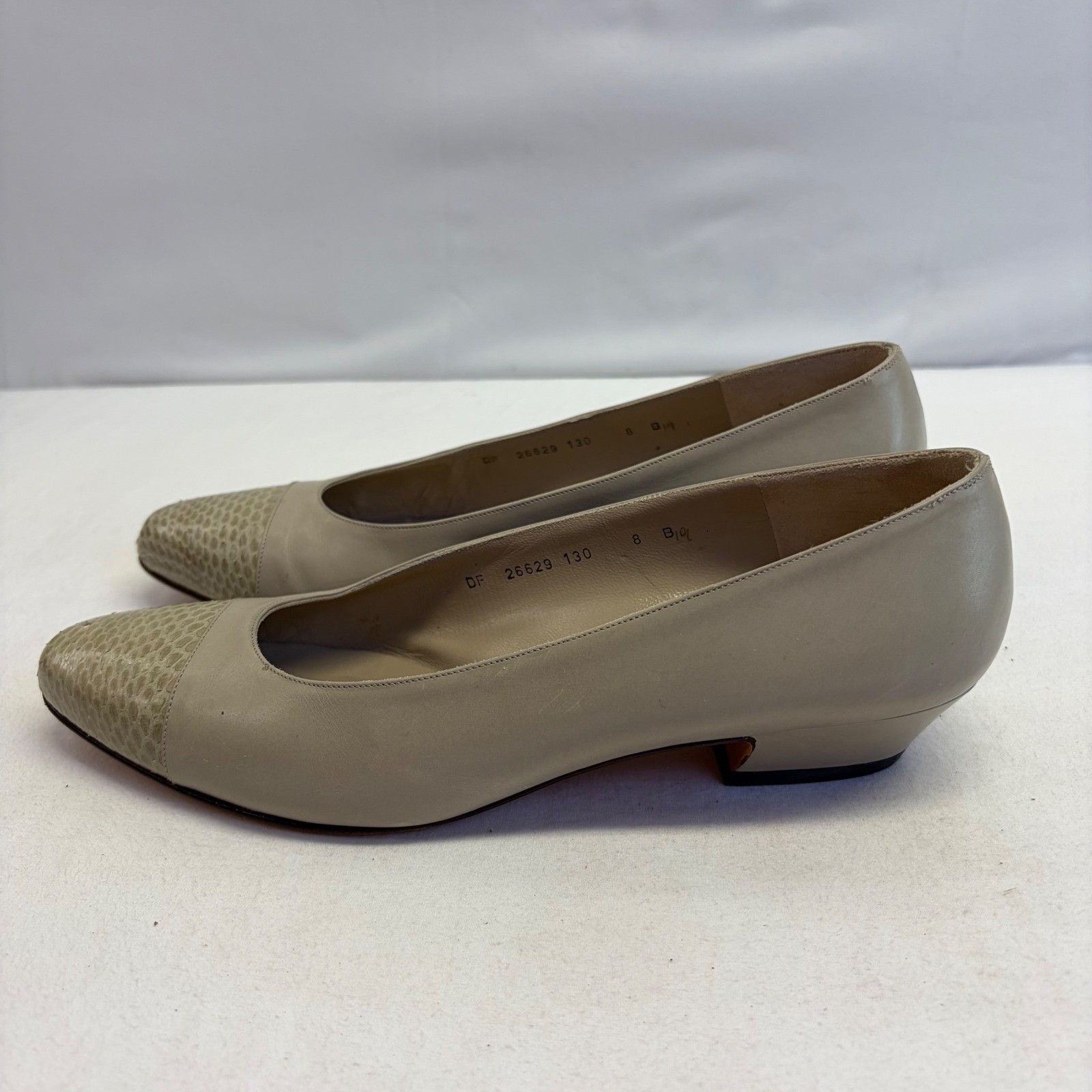 Vintage Salvatore Ferragamo Heels Womens 8 B Beige Snakeskin Cap Toe Pumps Chic