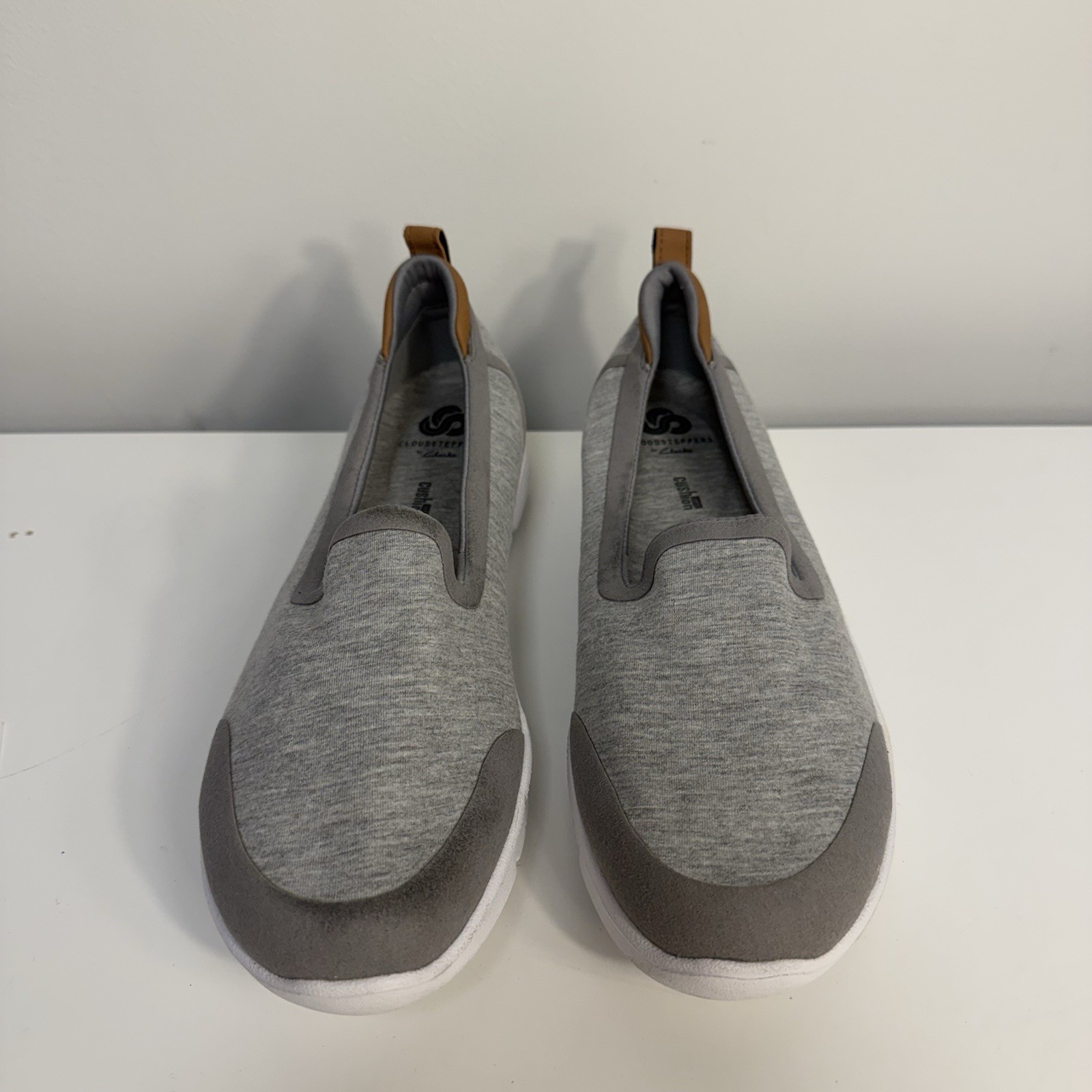 Clarks Cloudsteppers slip-on loafers grey knit fabric Womens 8.5