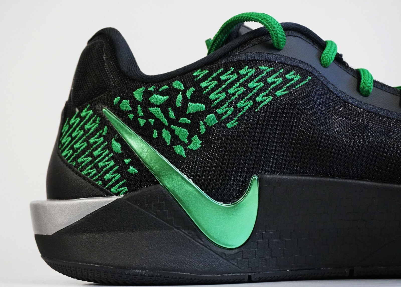 Nike WMNS Sabrina 2 Basketball Celtics Rice Black Green HF0670-900 M12.5/W14 EL