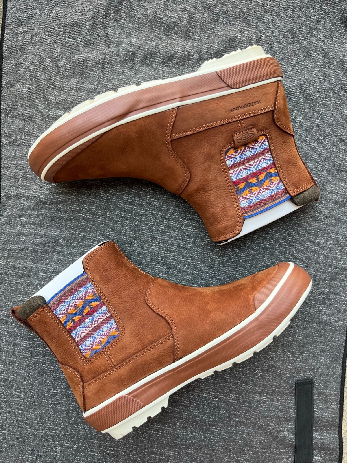KEEN Women’s Elsa II Chelsea Boot Water Resistant Brown Size 7 US New