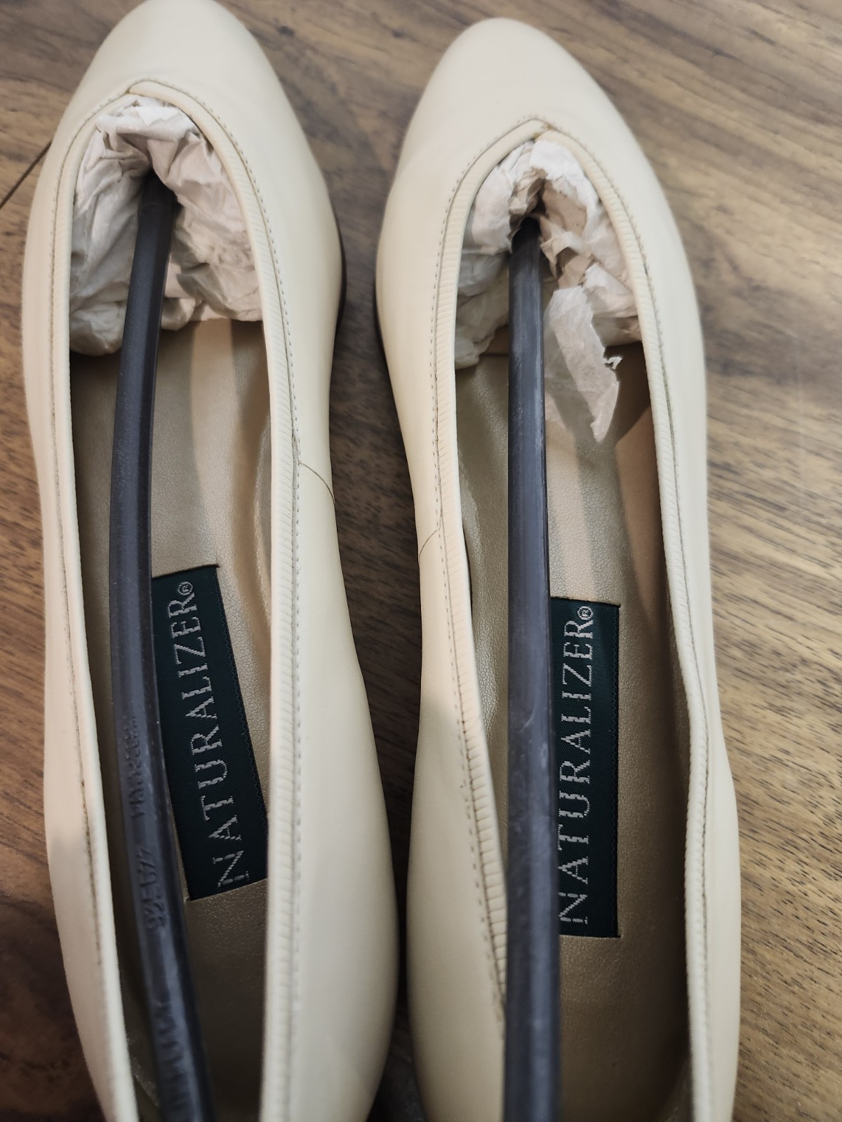 naturalizer Nude Tan Flats Nwob Soze 8 1/2 AAA 8.5 AAA