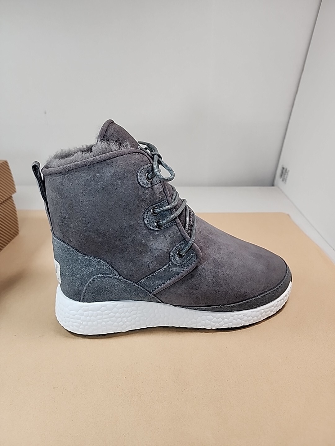 Size 6 AU & MU AUMU Australia Women’s Classic Short Sheepskin Lace Up Boots