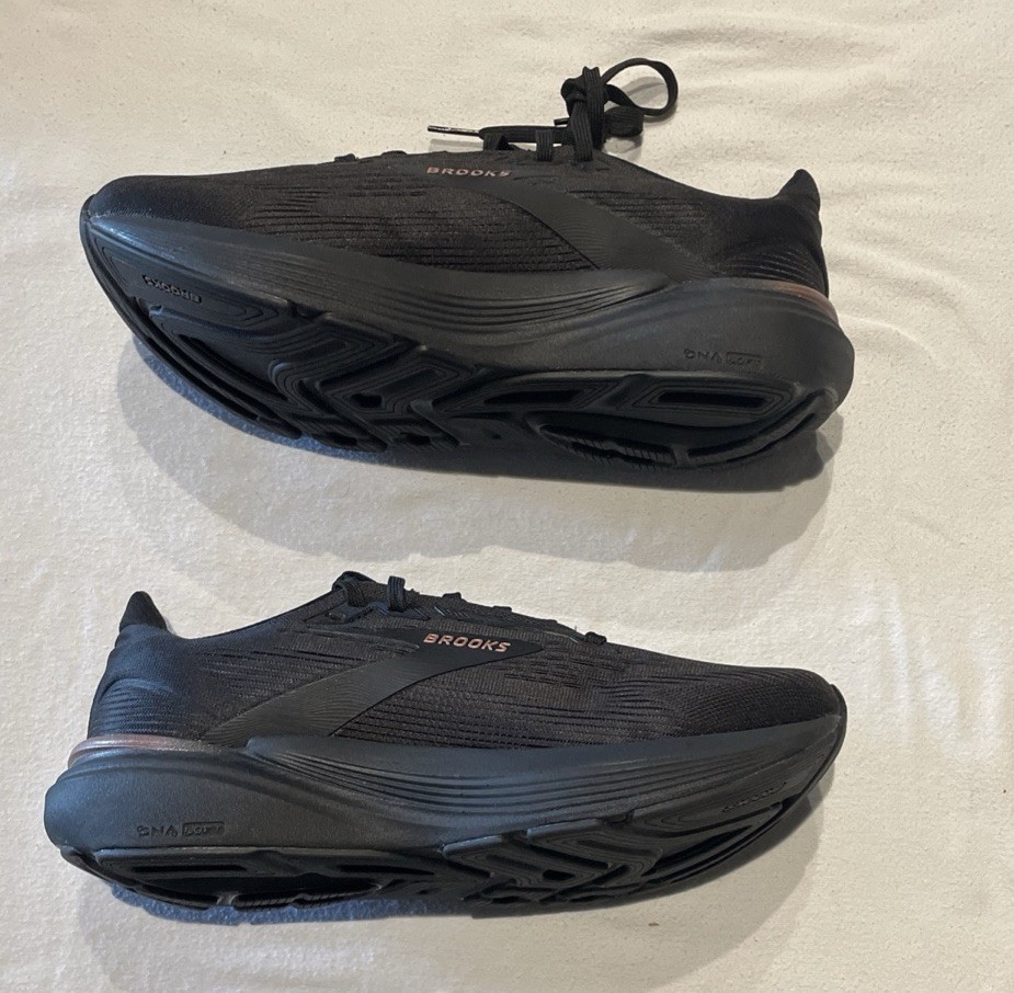 Brooks Revel 8 Women’s Size 6.5 Black/Rose Gold Running Shoes