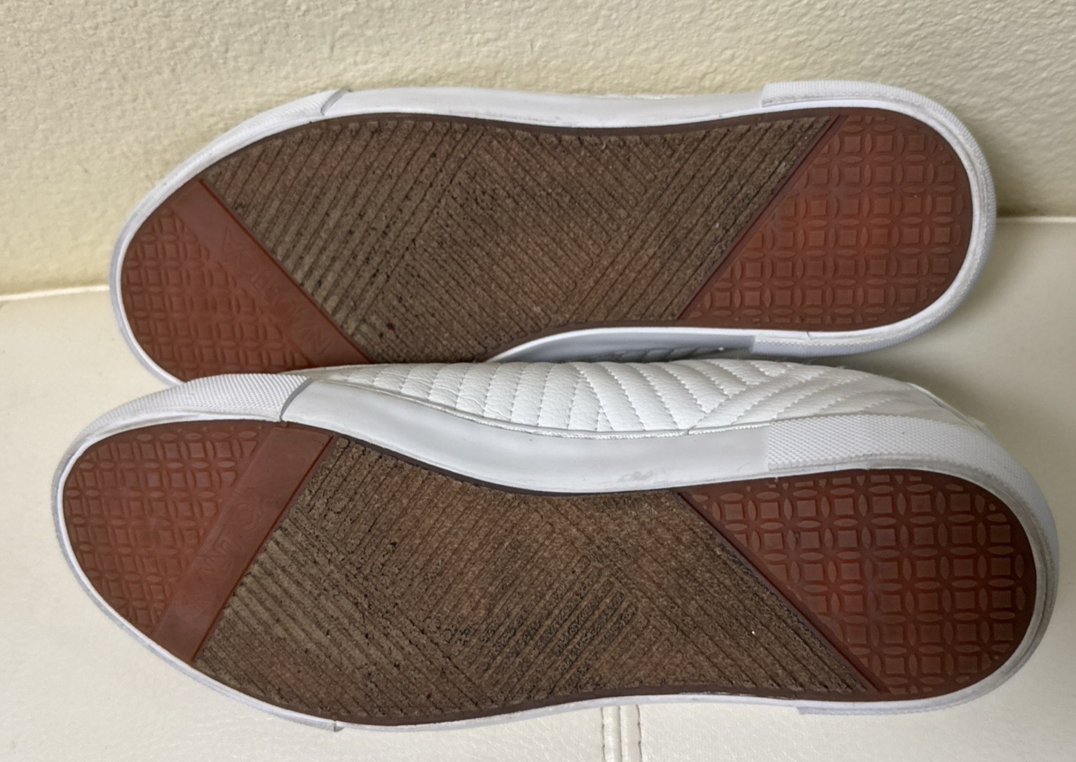 Women’s Nautica Jamila JW2015 White Quilted Lace Up Casual Sneakers Size 10