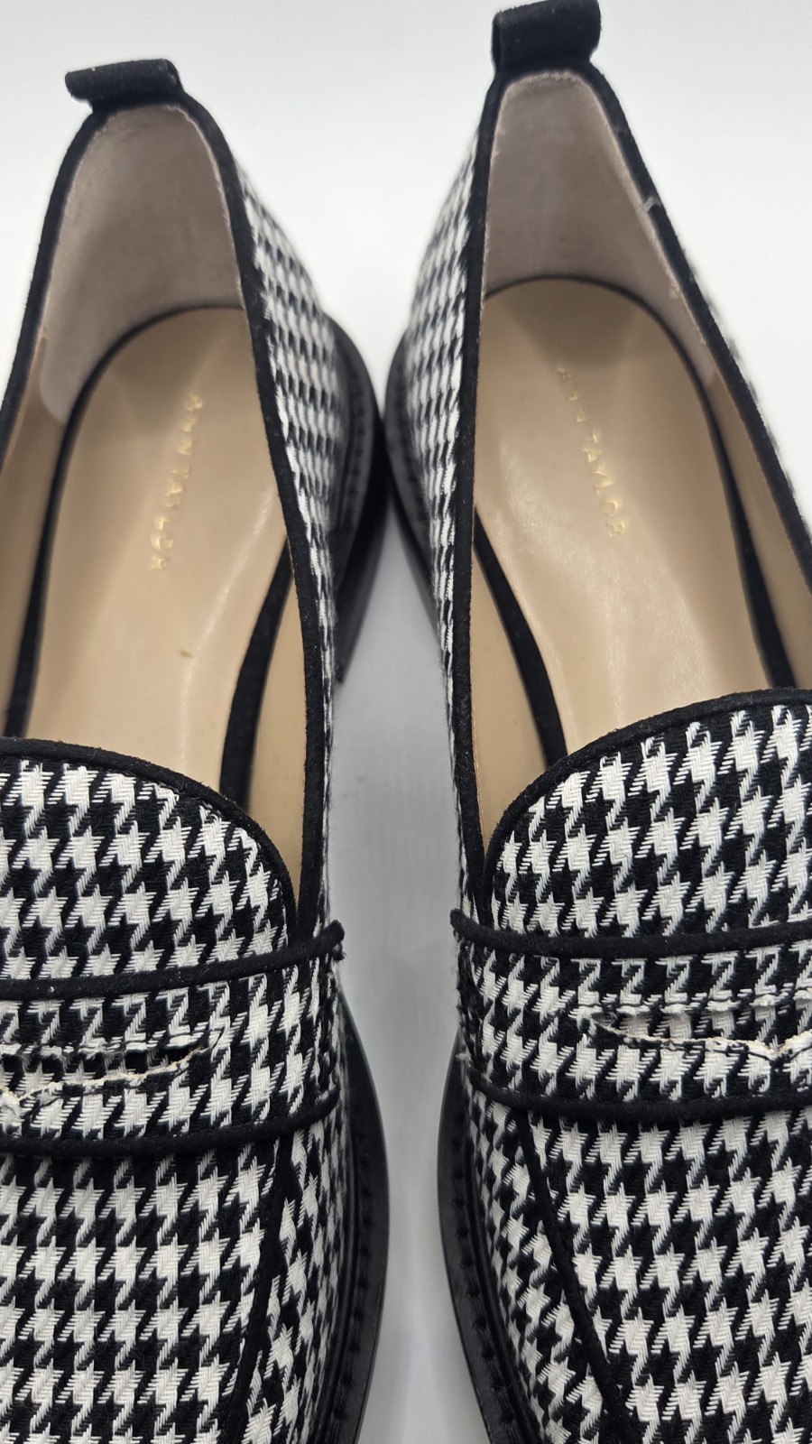 ANN TAYLOR Preppy/ Retro Loafer Flats Size 7 Black And White Slip Ons